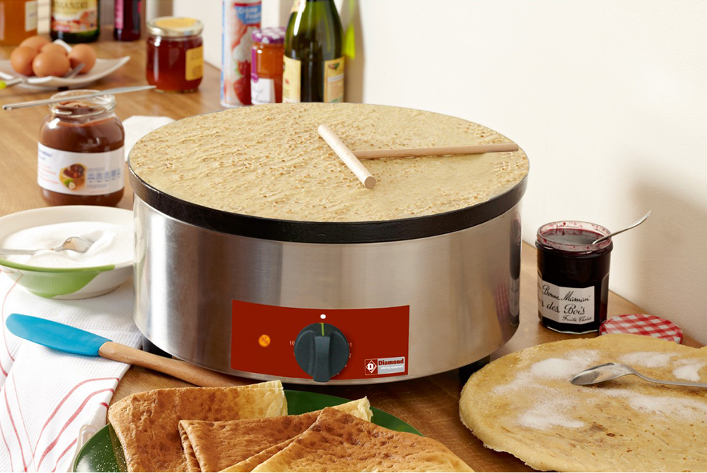 A Crepe Maker and simple crepes A Crepe Maker and simple crepes