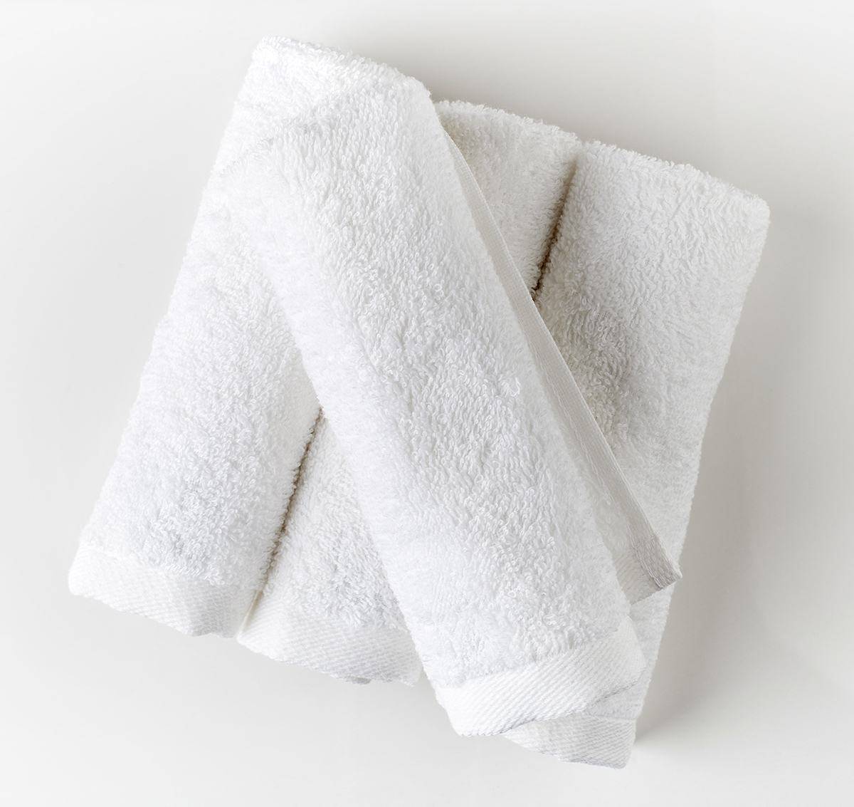 white cloth towels