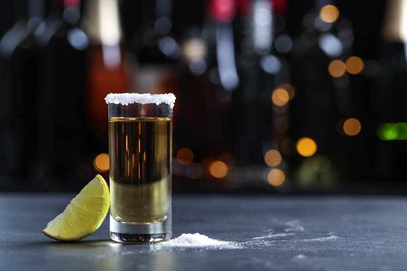 how many ounces in a shot