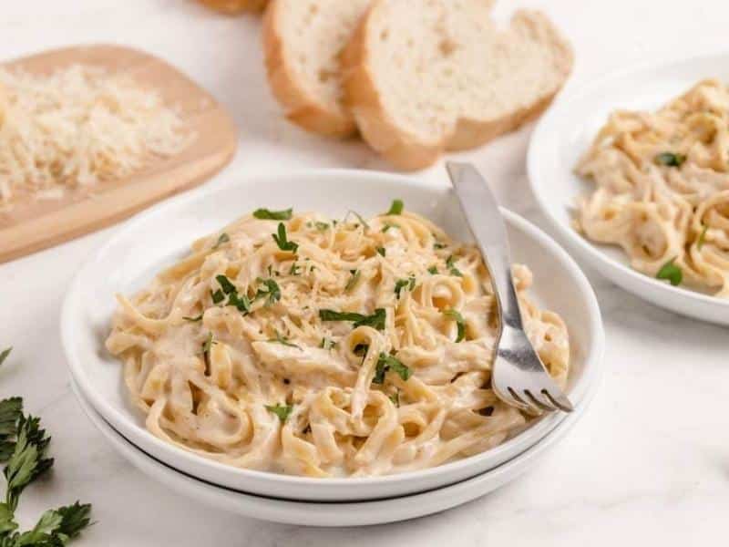 Gordon Ramsay Alfredo Sauce: Two Recipes & Alternatives