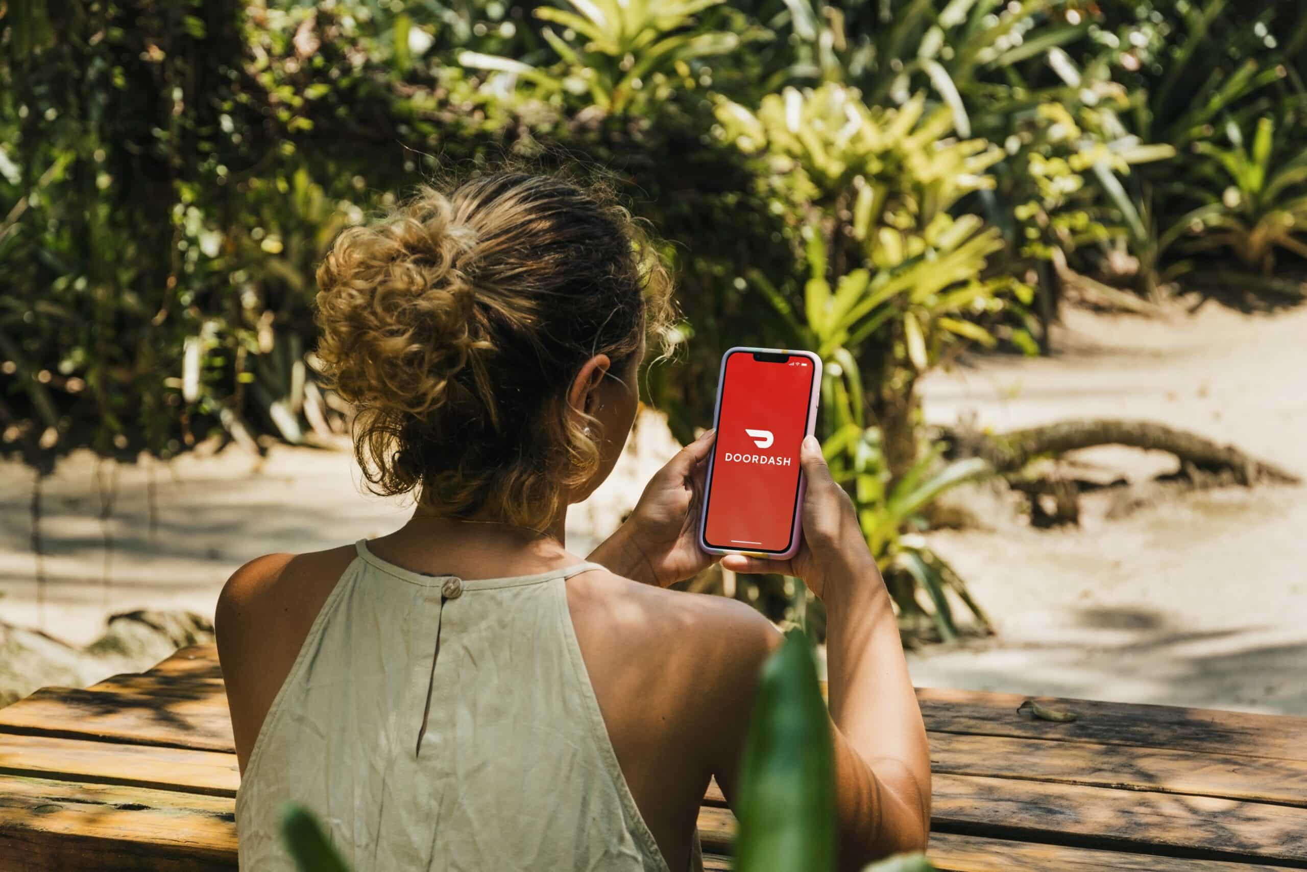 24 DoorDash Tips That Can Help You Earn More Money