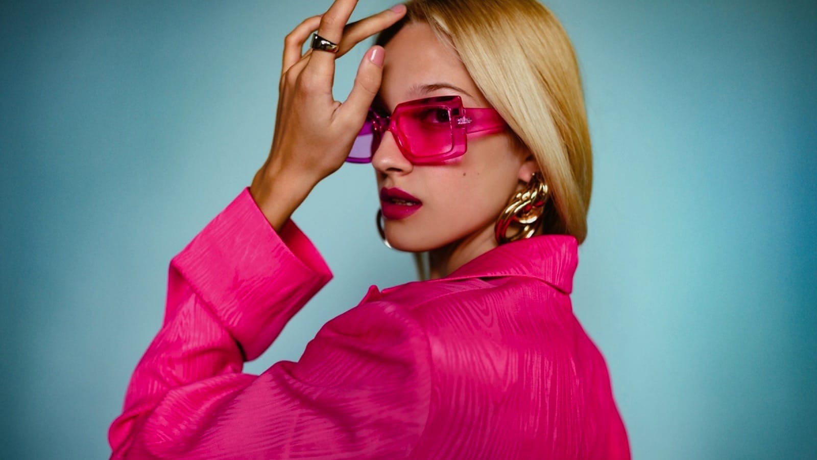 Iconic fashion woman