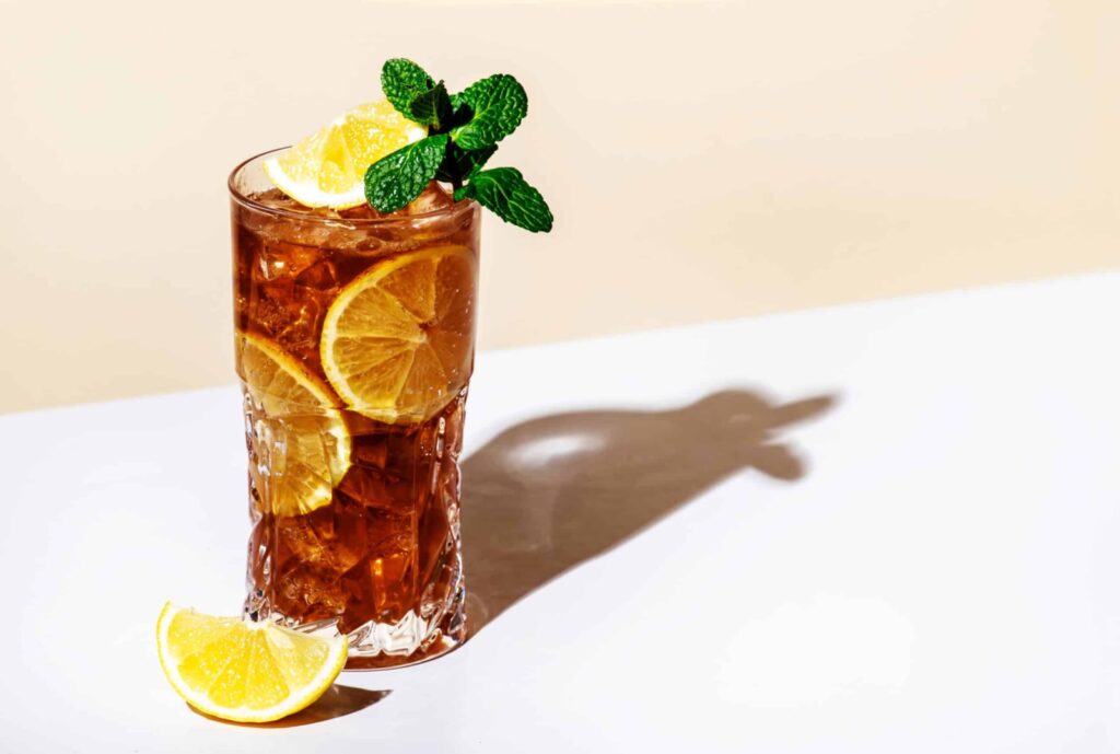 10 Popular Drinks Bartenders Can't Stand 7 Long Island Ice Tea Drink